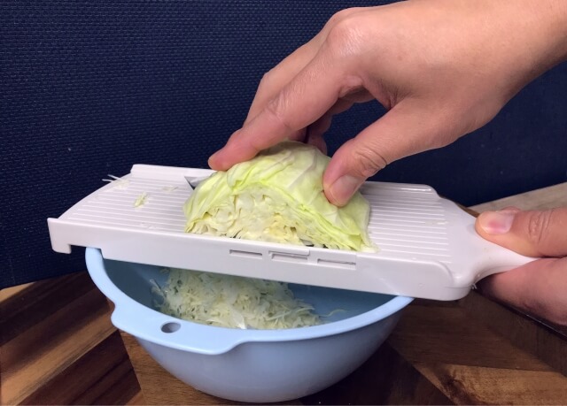 キャベツ千切りがスライサーでうまくいかない!対処法やコツ3つを解説